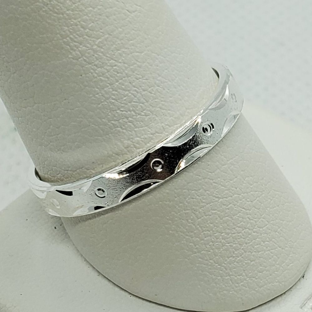 Sterling Silver Patterned Ring - Picture 2 of 6